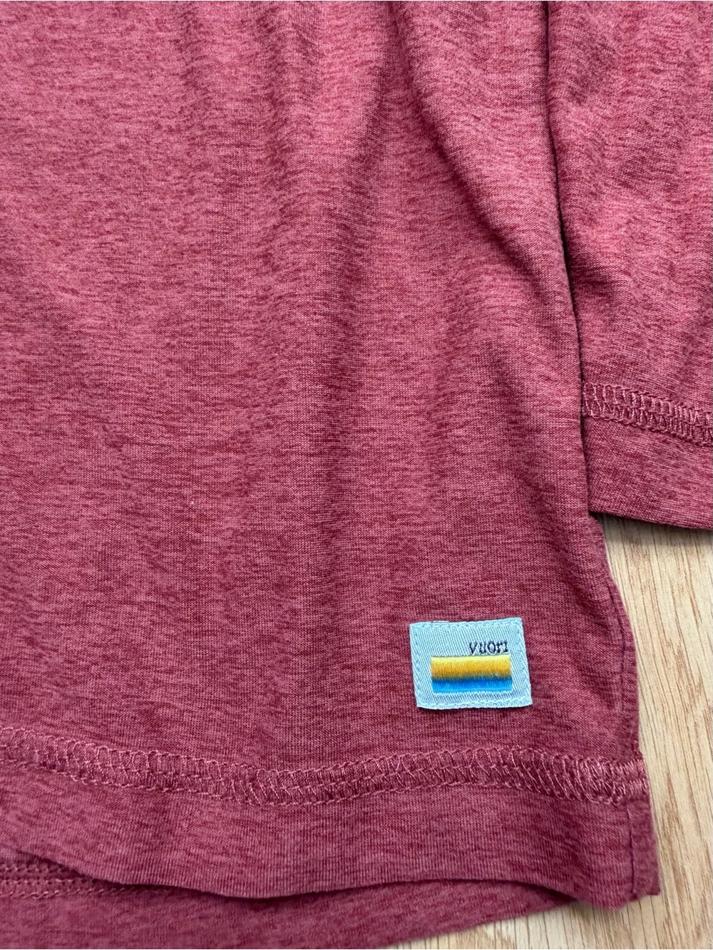 Vuori Strato Long Sleeve Tee size Large - Picture 3 of 7